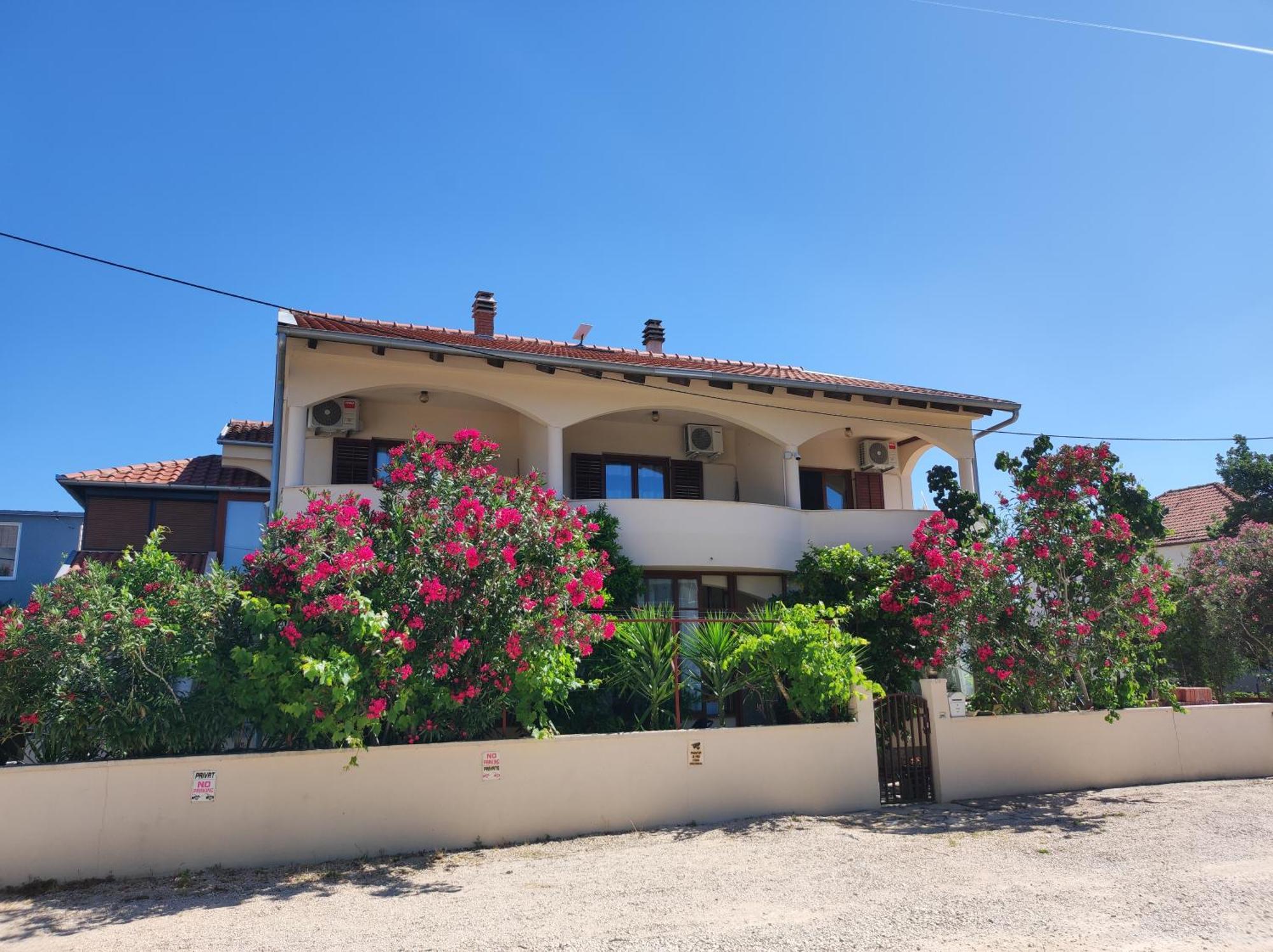 Apartments Busic Biograd Na Moru Buitenkant foto
